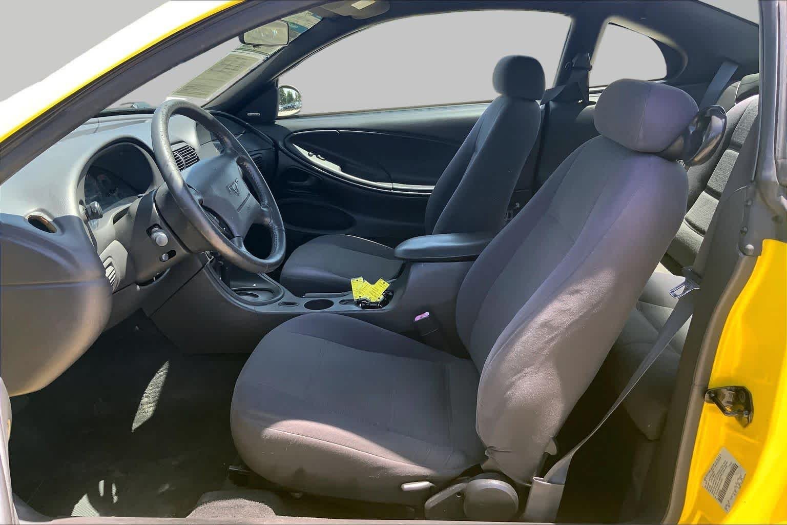 Pre-Owned 2001 Ford Mustang Deluxe