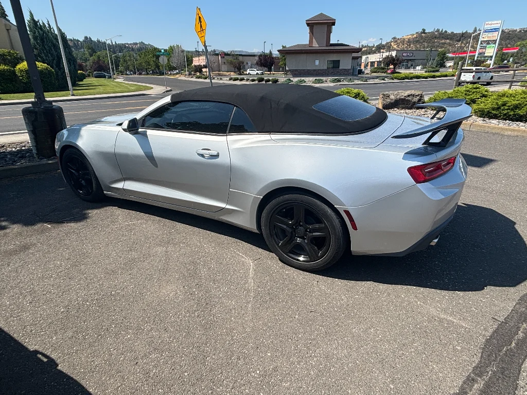 2018 Chevrolet Camaro 1LT RWD photo