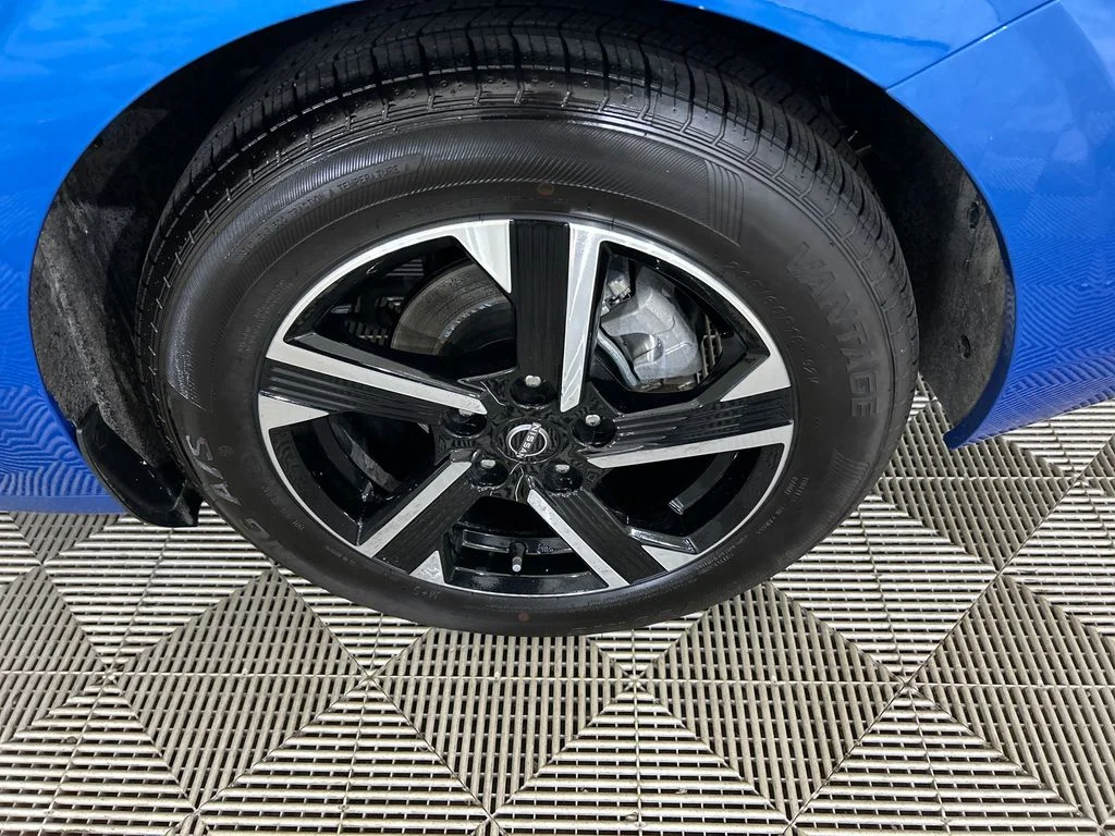 Used 2025 Blue Nissan SV image 10