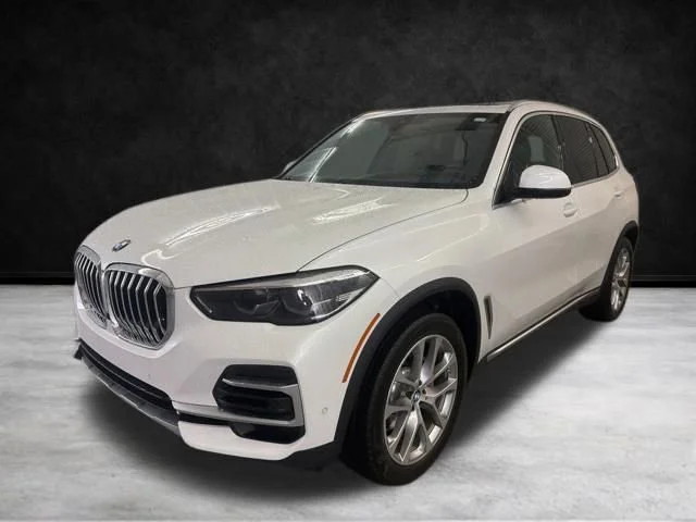 Used 2023 White BMW sDrive40i image 5