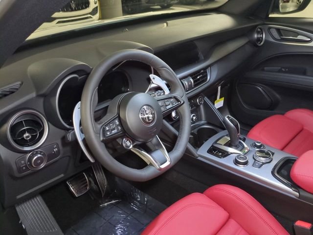 2025 Alfa Romeo Stelvio Base - Photo 14