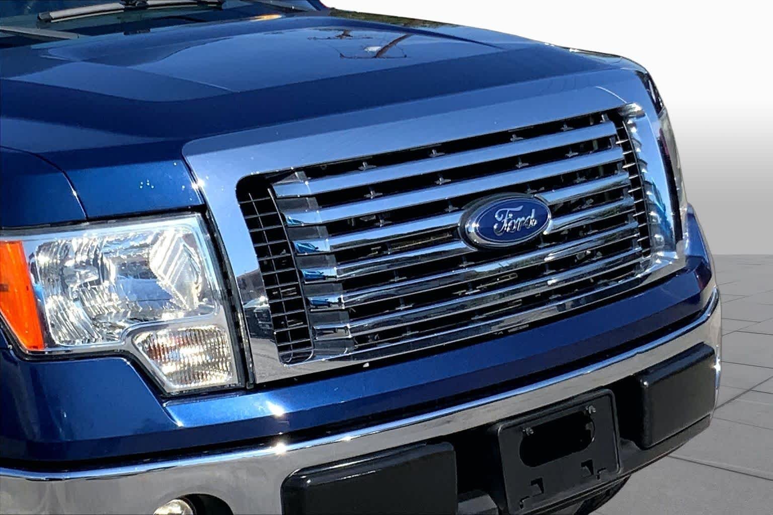 Used 2012 Dark Blue Pearl Metallic Ford XLT image 26