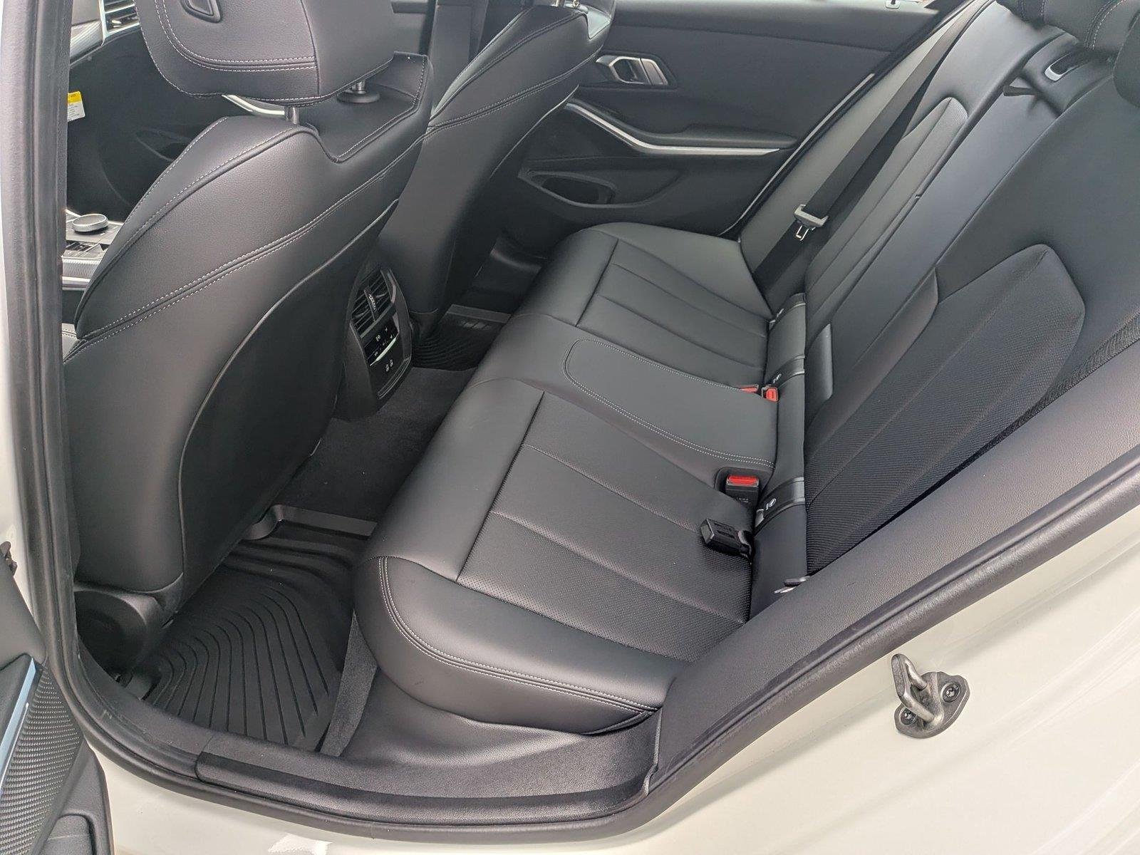 Used 2025 Alpine White BMW 330i xDrive image 31