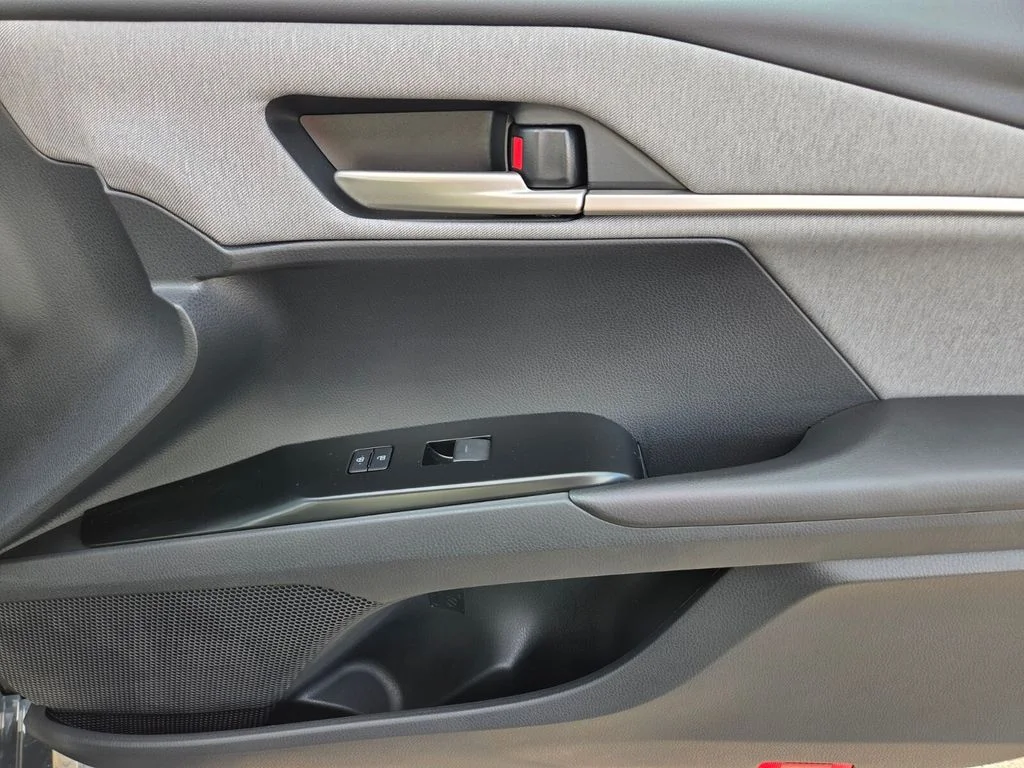 Used 2026  Toyota LE image 21