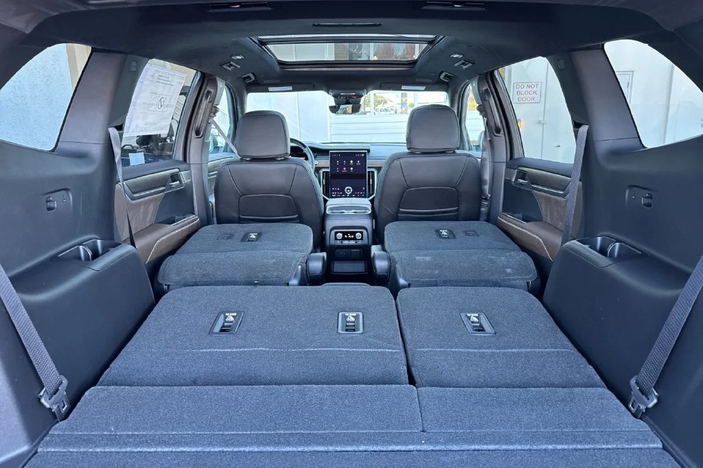 2027 GMC Acadia Denali Ultimate - Photo 13