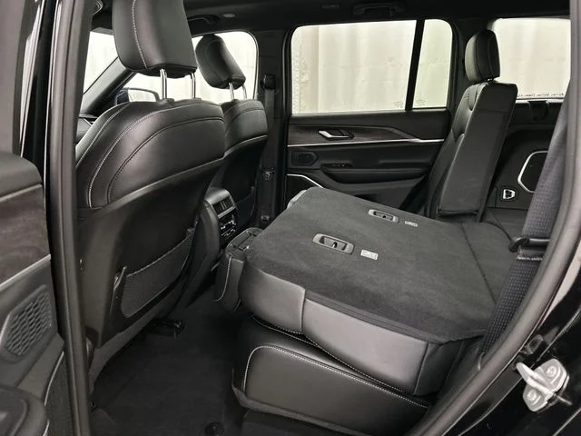 Used 2024 Black Jeep 4xe image 28