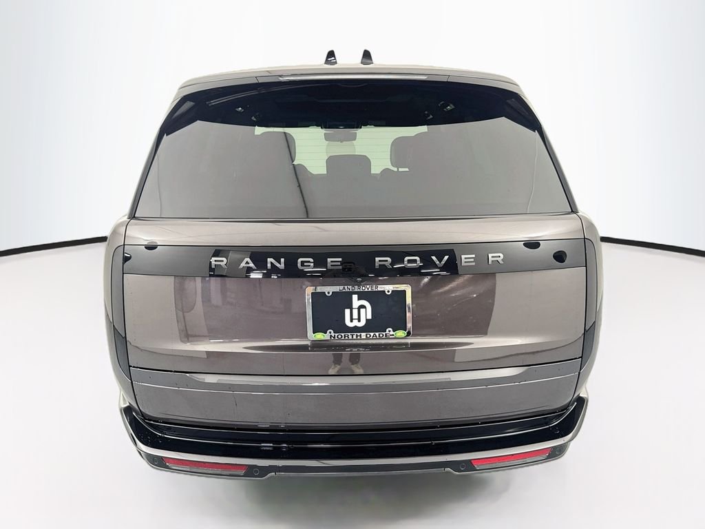 New 2026 Charente Grey Land Rover SE image 6