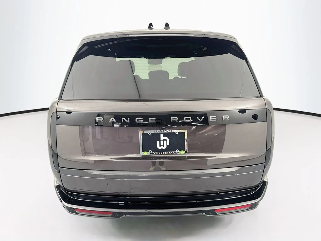 New 2026 Charente Grey Land Rover SE image 6