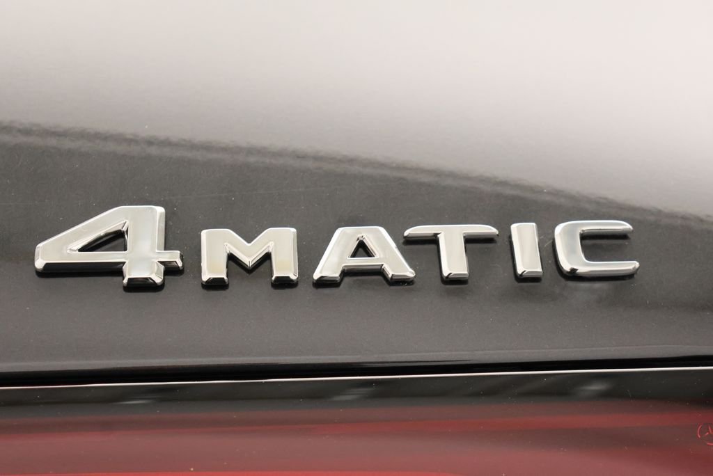 Used 2027  Mercedes-Benz GLC 300 image 10