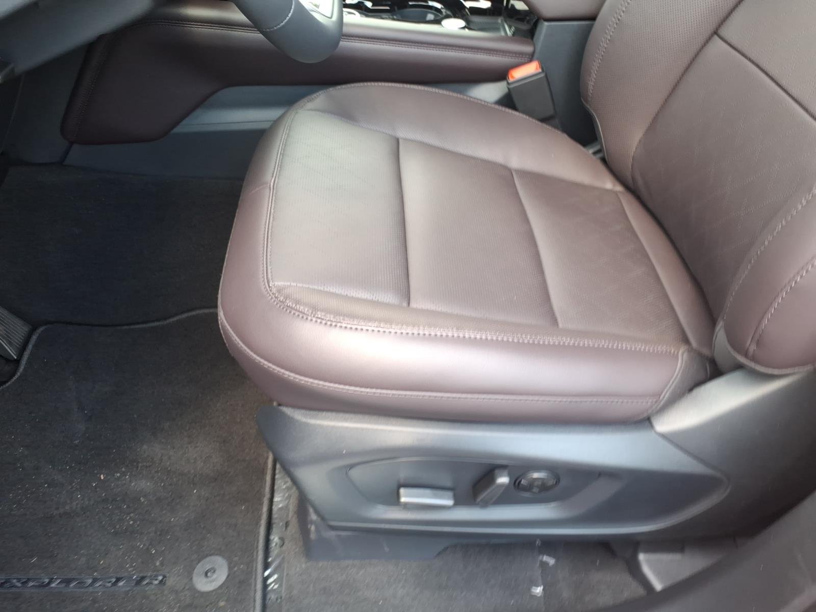 New 2026 Rapid Red Metallic Tinted Clearcoat Ford Platinum™ image 17