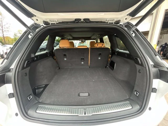 New 2027 Bright White Clear-Coat Paint Jeep Summit image 11