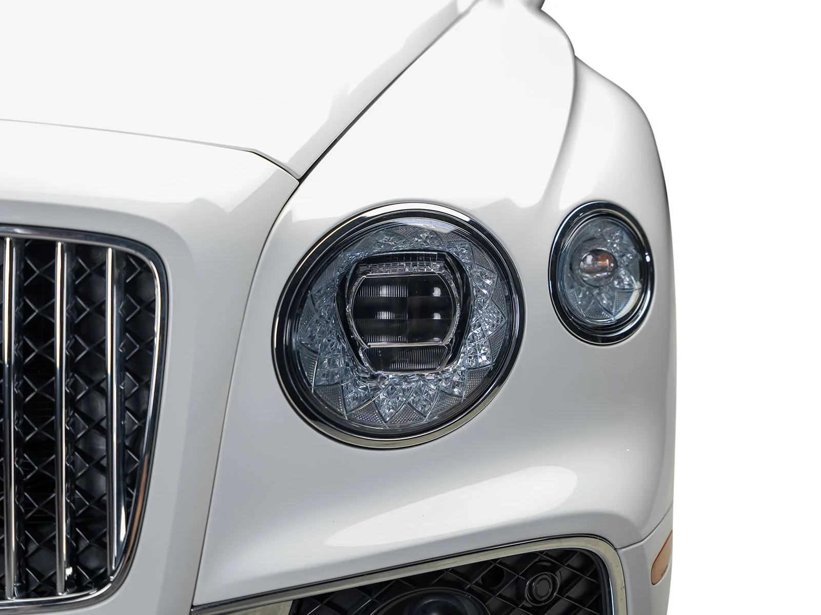 Used 2022 White Bentley  image 4