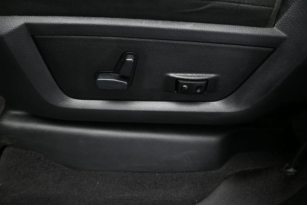 Used 2020 Diamond Black Ram Big Horn image 22