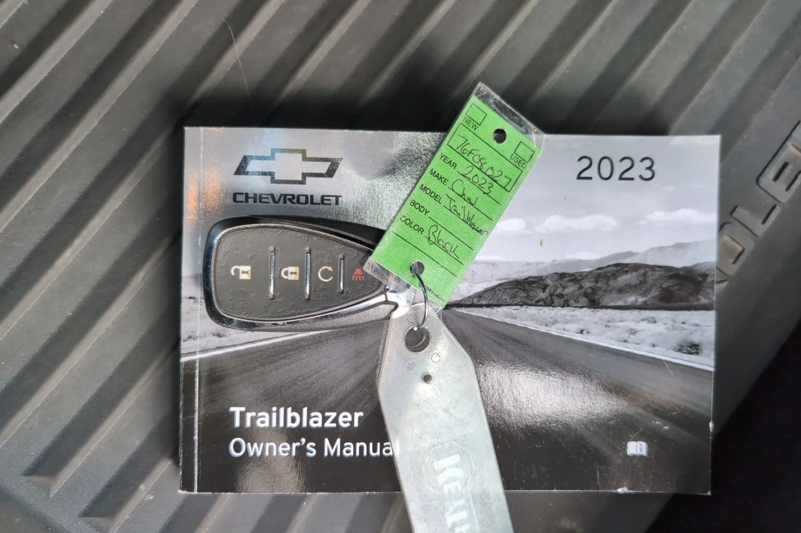 Used 2023 STERLING GRAY METALLIC Chevrolet ACTIV image 9