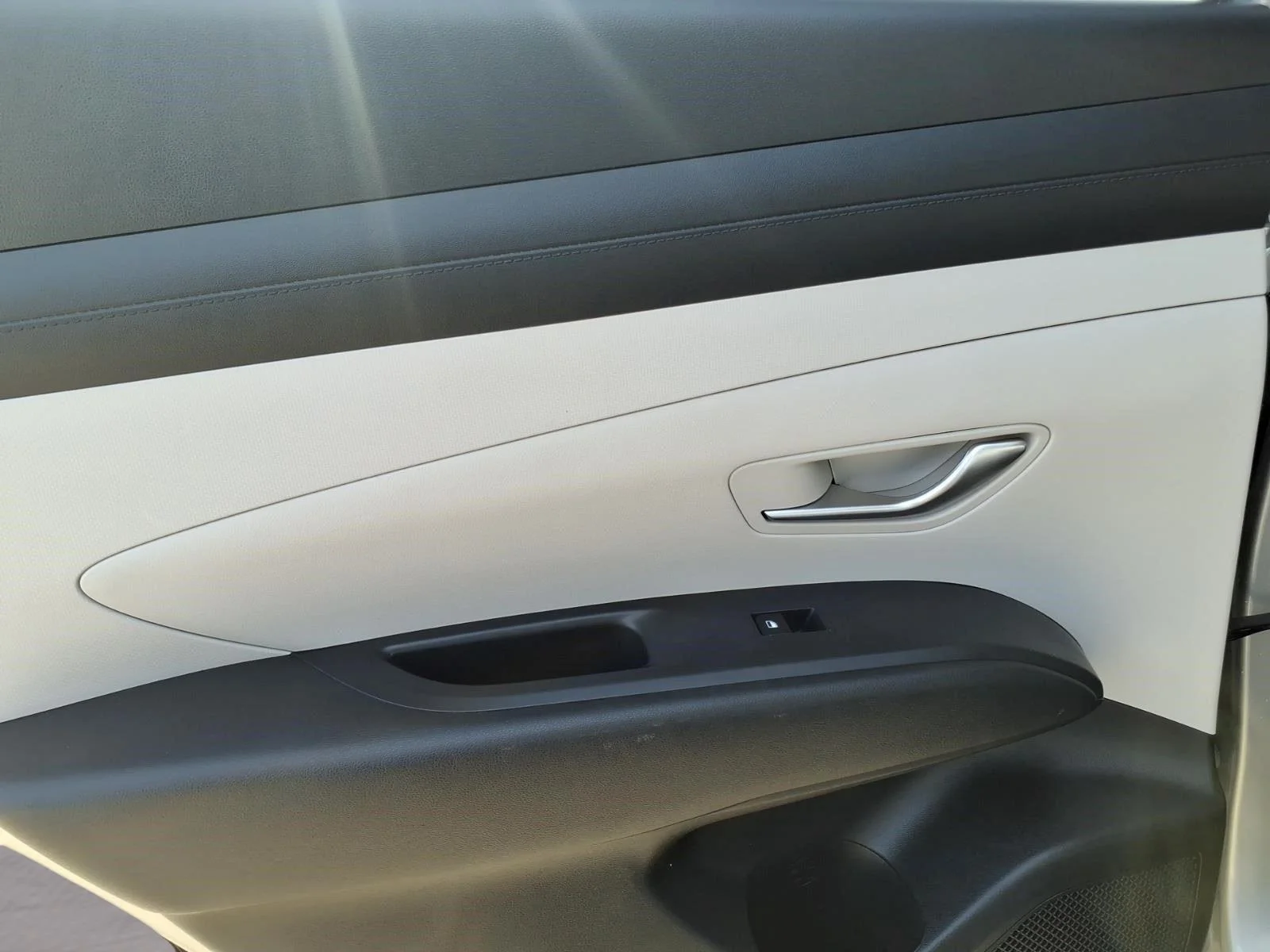 Used 2025 Shimmering Silver Hyundai SEL image 11