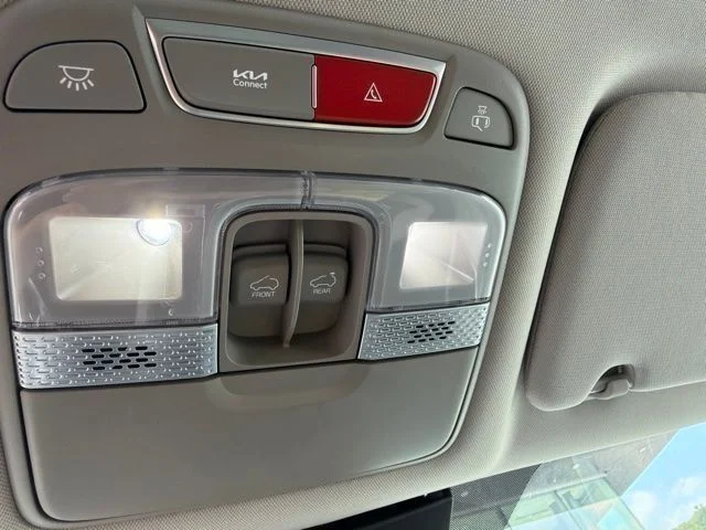 Used 2023 White Kia SX image 4