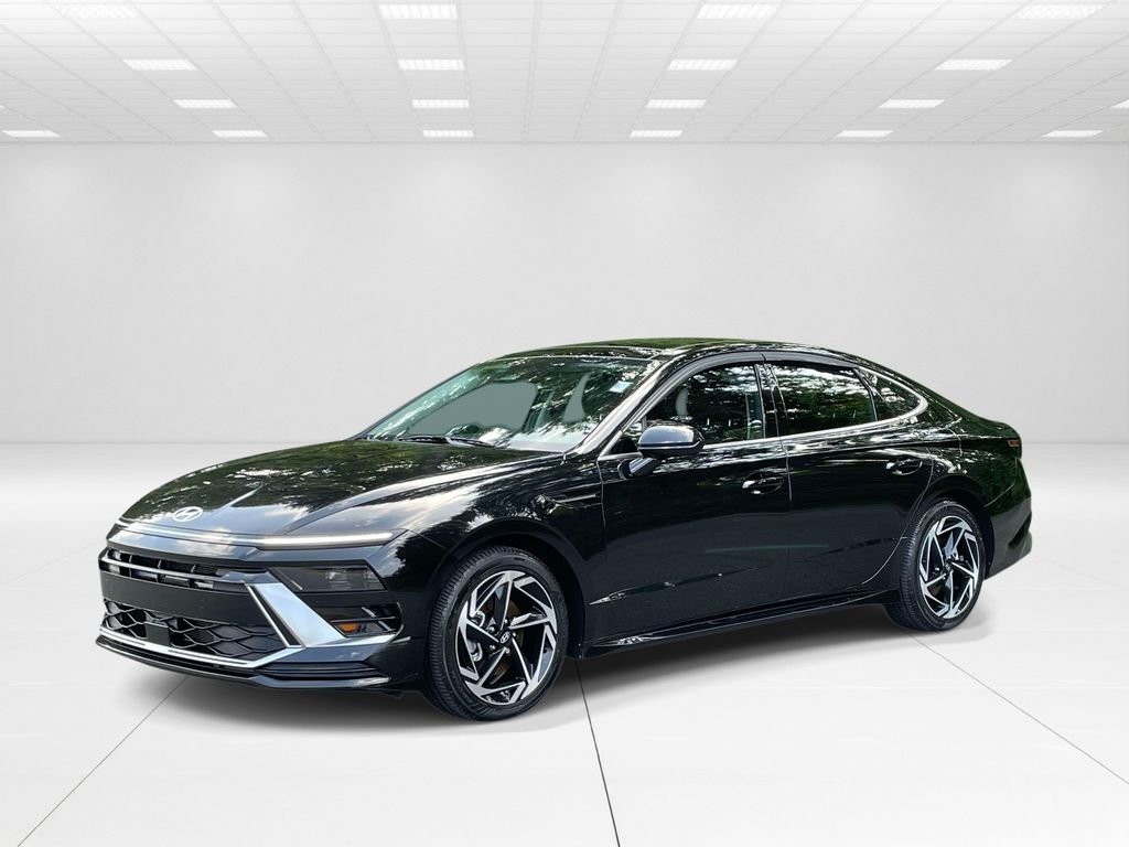 Certified Used 2024 Black Hyundai SEL image 3
