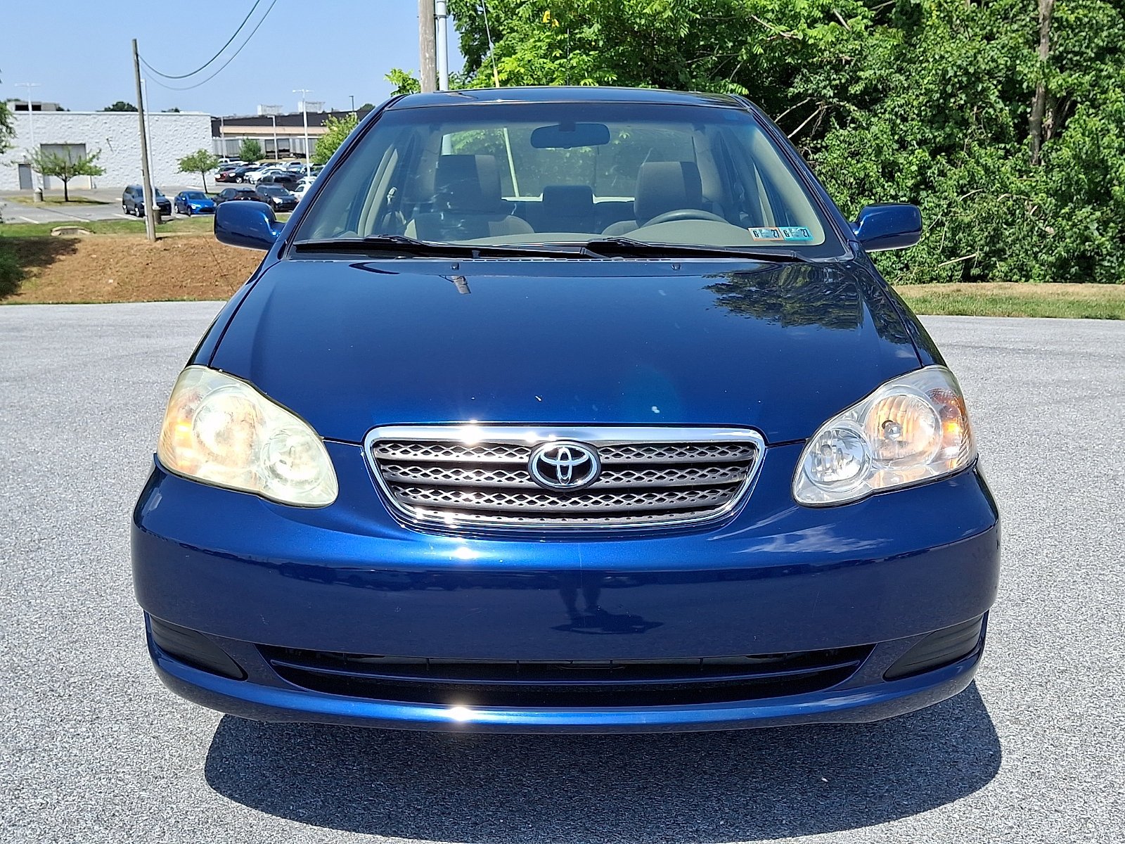Used 2005 Indigo Ink Pearl Toyota LE image 2