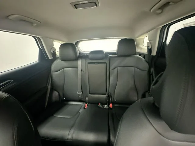 New 2026 Glacial White Pearl Kia EX image 24
