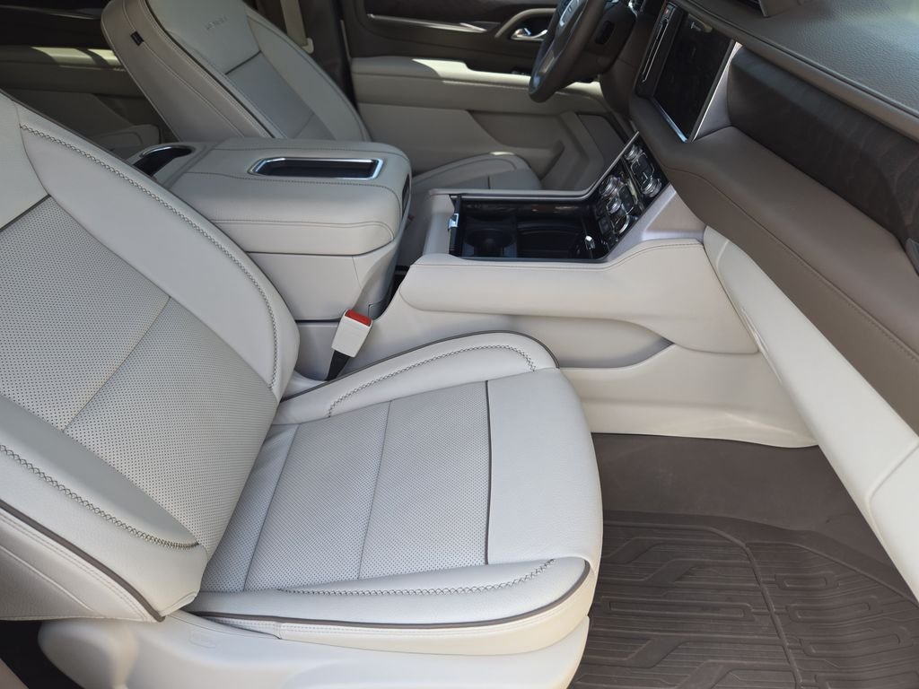 Used 2024 White GMC Denali image 15