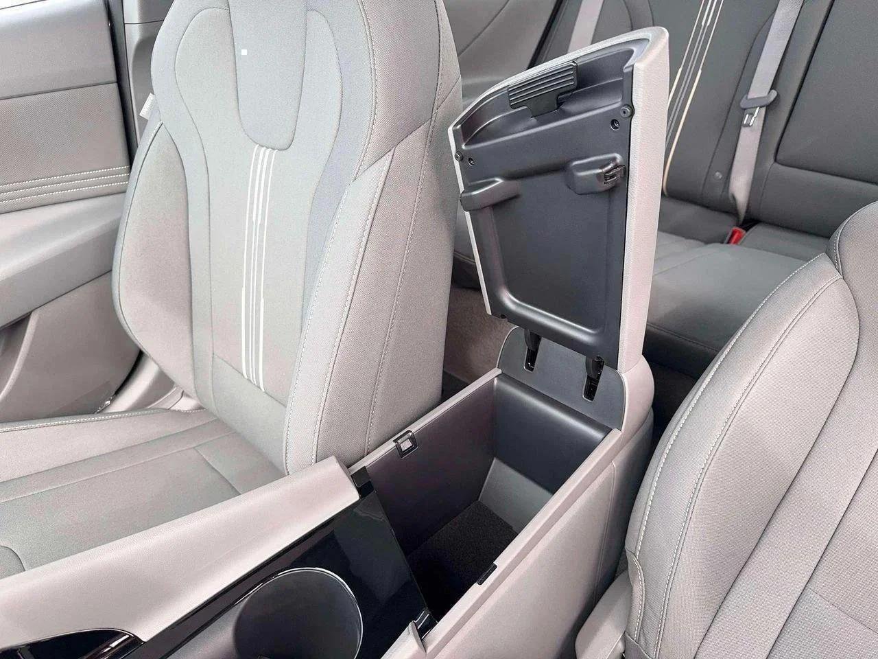 New 2026 Amazon Gray Pearl Hyundai SEL Sport Premium image 18