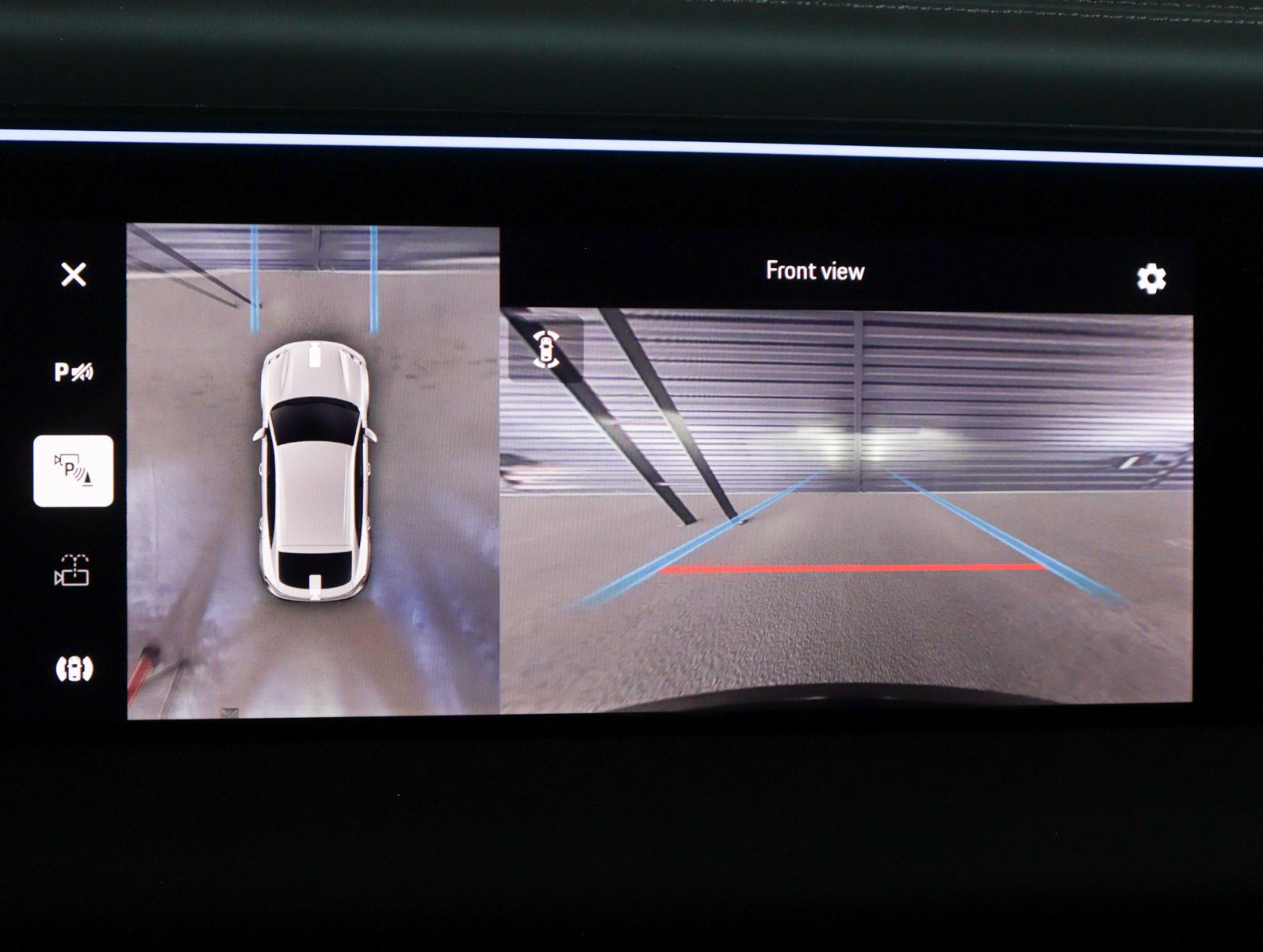 2025 Porsche Macan Turbo Electric - Photo 21