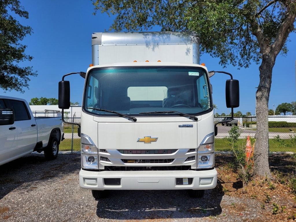 New 2024 Arc White Chevrolet MEDIUM ASH GRAY image 2