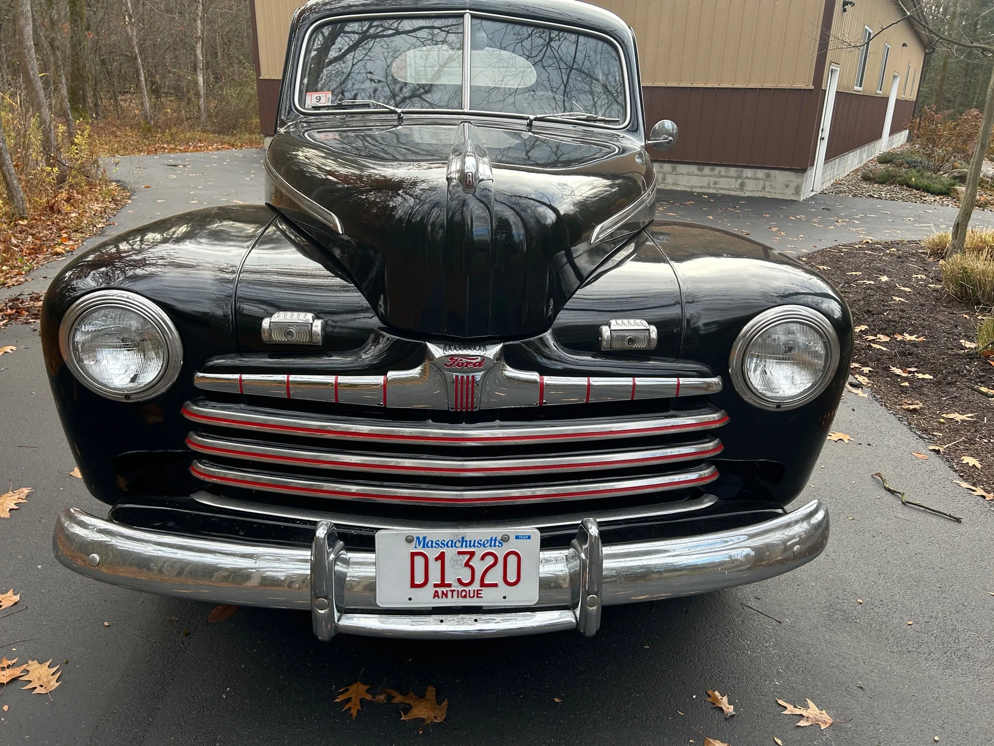 Used 1946 Black Ford  image 2