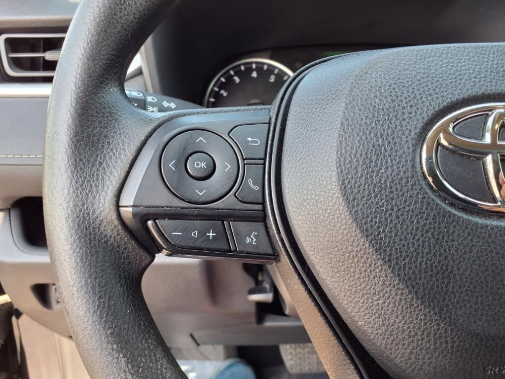 2022 Toyota RAV4 XLE - Photo 21