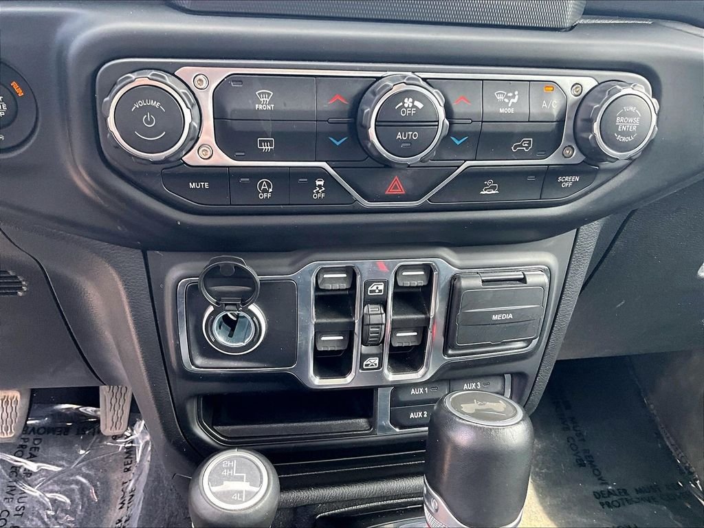 Used 2021 Sting-Gray Clearcoat Jeep Unlimited Sahara image 24