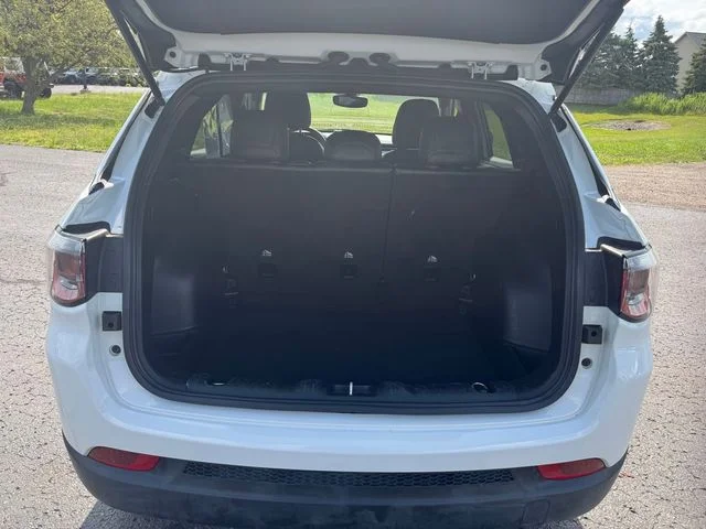Certified Used 2024 White Jeep Latitude image 17