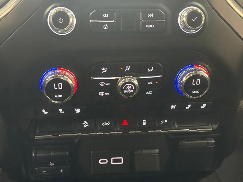 Used 2021 Red GMC AT4 image 19