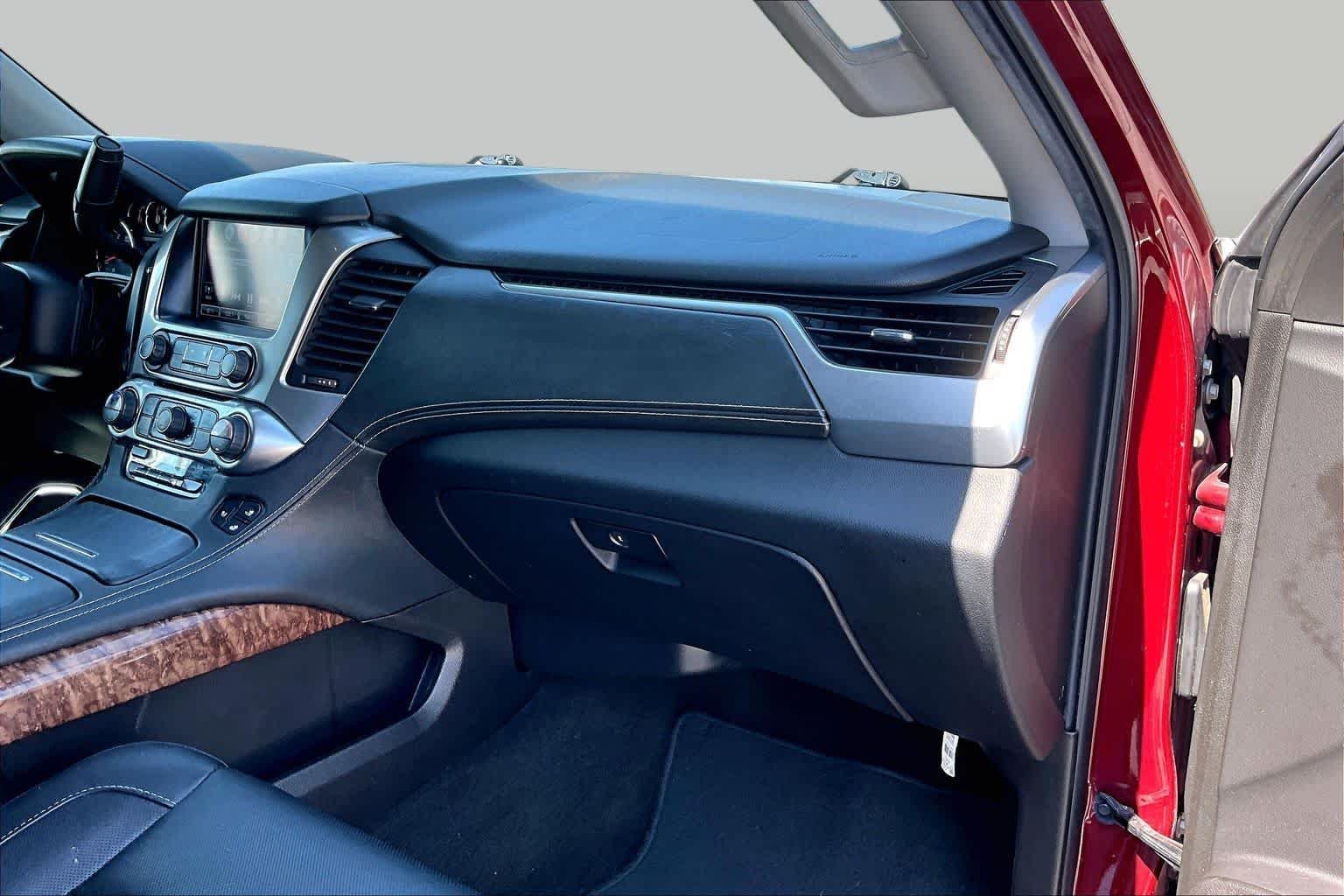 Used 2017 Siren Red Tintcoat Chevrolet Premier image 19