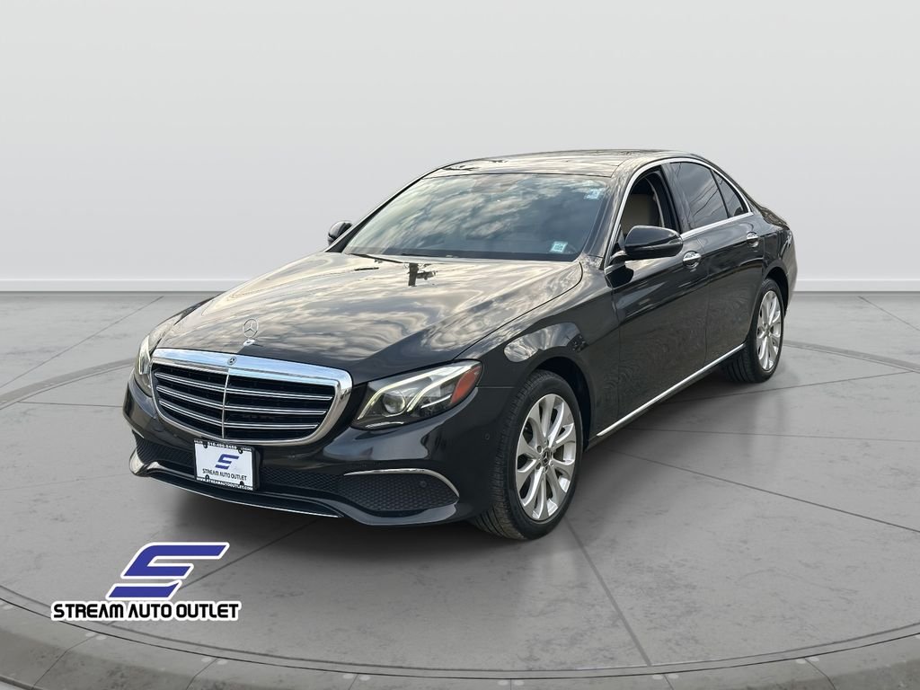 2018 Mercedes Benz E 300 4MATIC photo 3