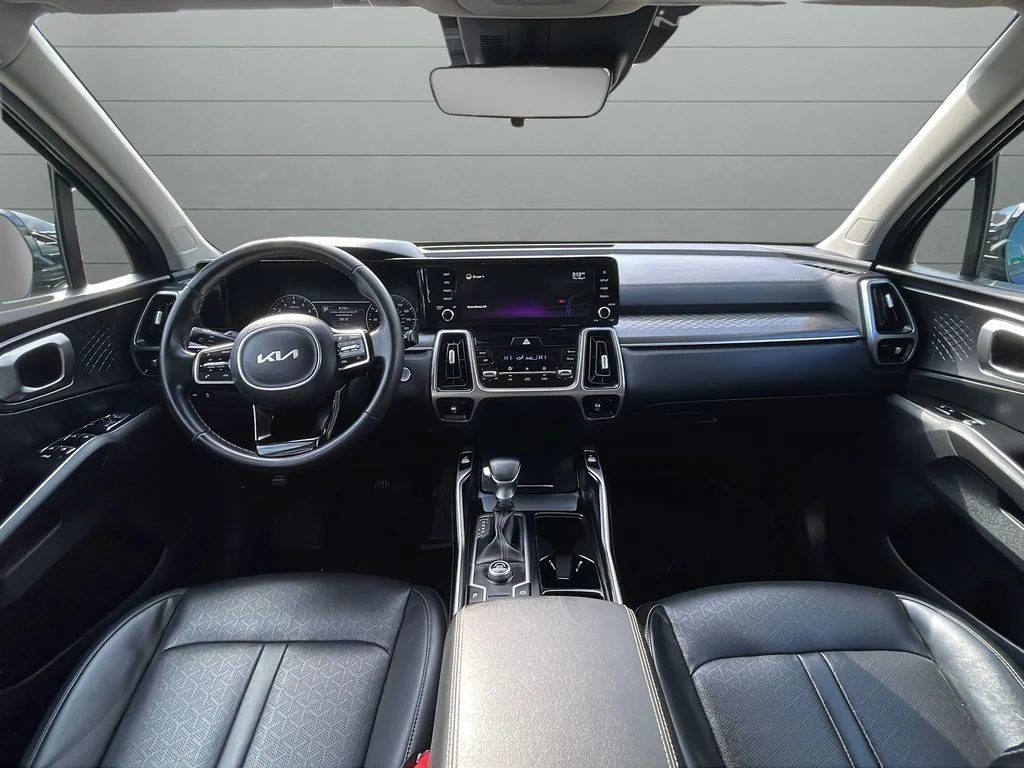 Used 2022 Black Kia S image 12