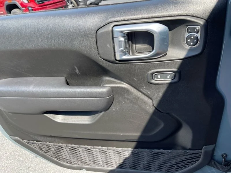 Used 2024 Anvil Clearcoat Jeep Mojave image 29