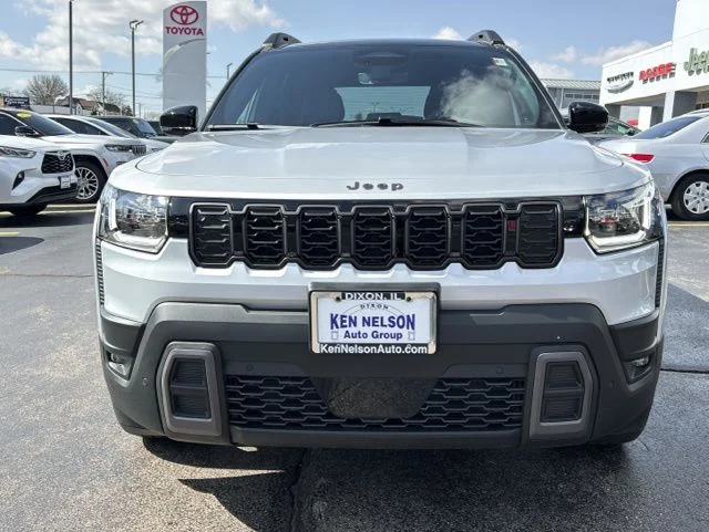 New 2026 Silver Jeep Overland image 2