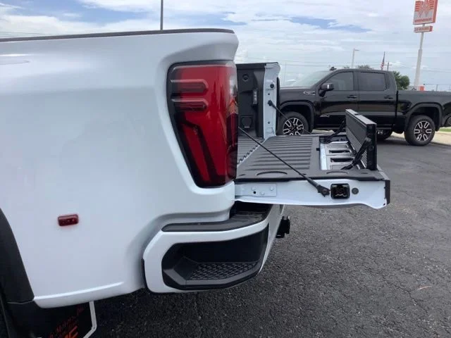 2026 GMC Sierra 3500HD Denali Ultimate - Photo 12