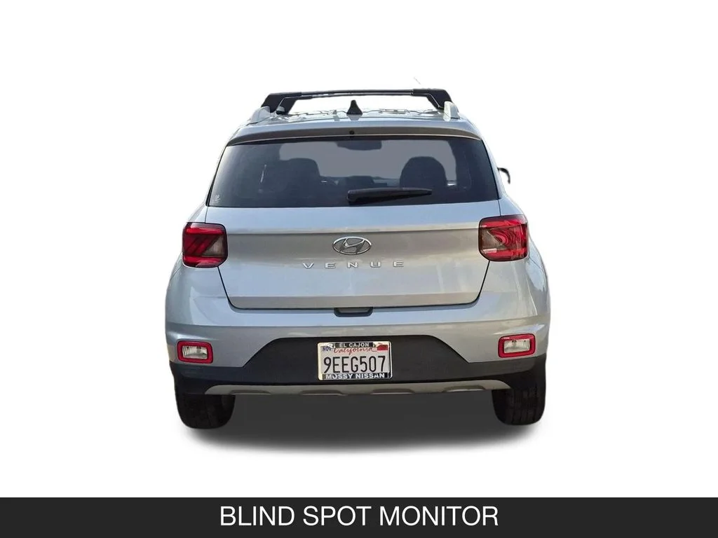 Used 2021 Silver Hyundai SEL image 8