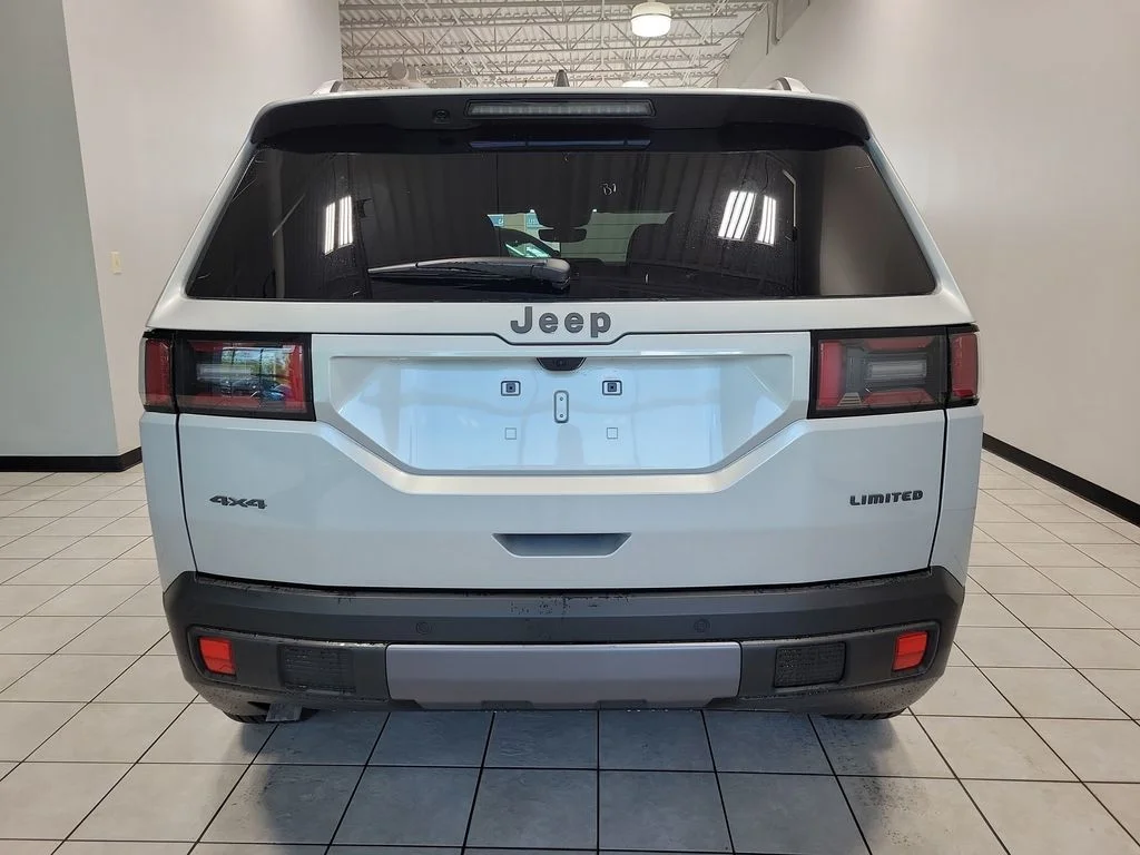 New 2026 Silver Zynith Clear-Coat Exterior Paint Jeep Limited image 5