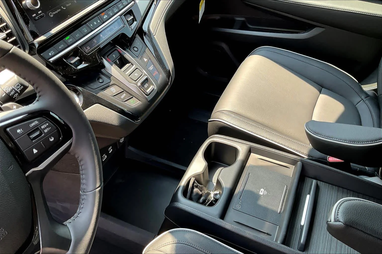 New 2026 Sonic Gray Pearl Honda Touring image 7