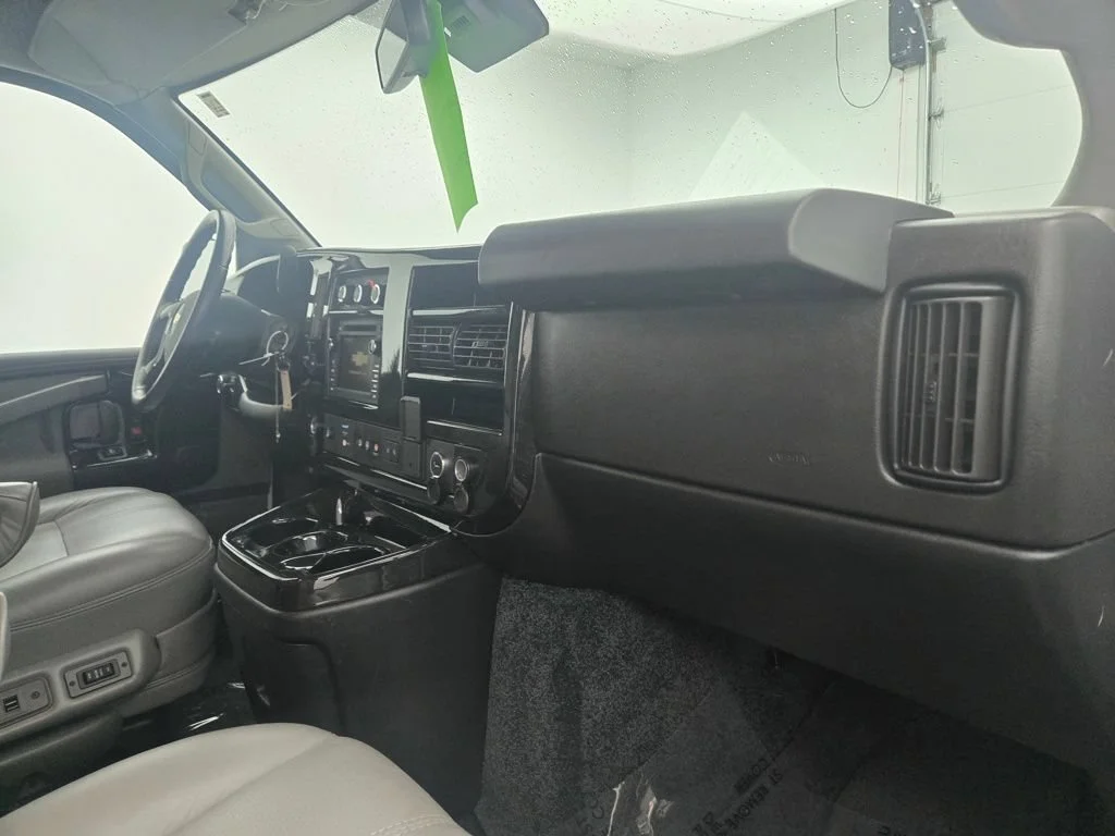 Used 2020 Summit White Chevrolet WT image 40
