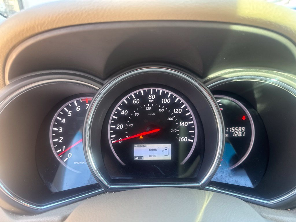 Used 2012 White Nissan SL image 40