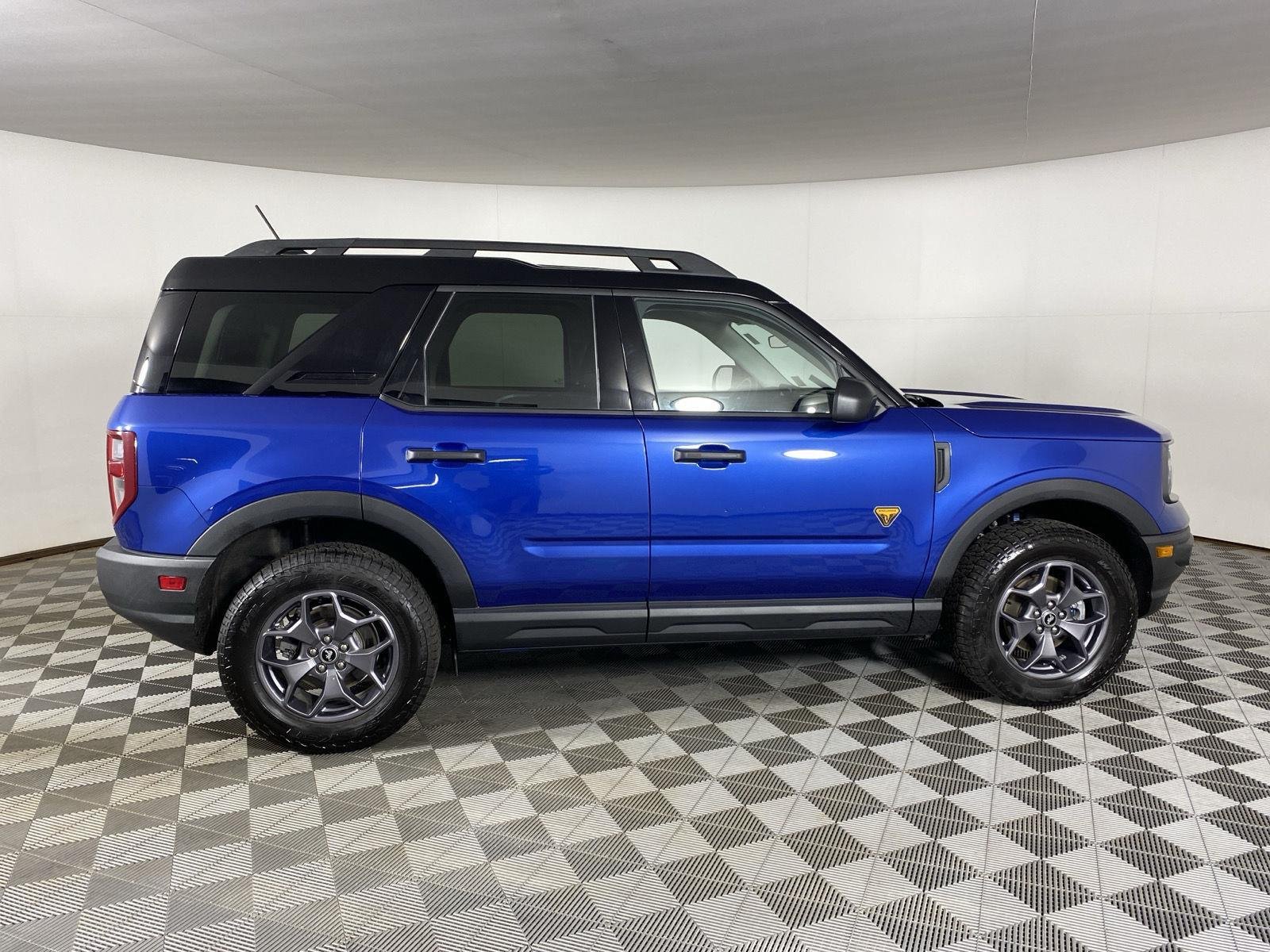 Used 2024 Atlas Blue Ford Badlands image 11