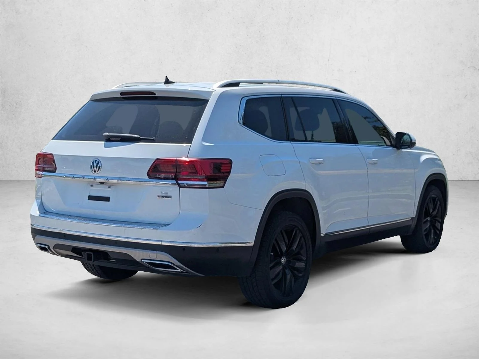 Used 2019 Pure White Volkswagen 3.6L V6 SEL Premium image 5
