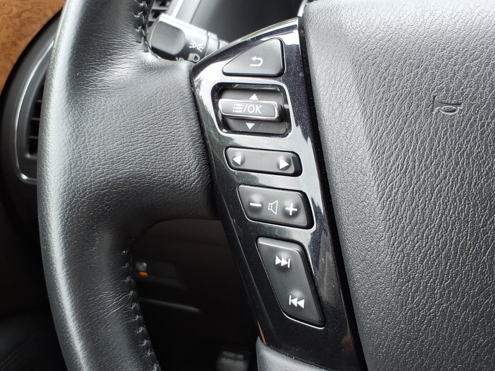 Used 2022 Hermosa Blue Pearl Nissan SL image 14
