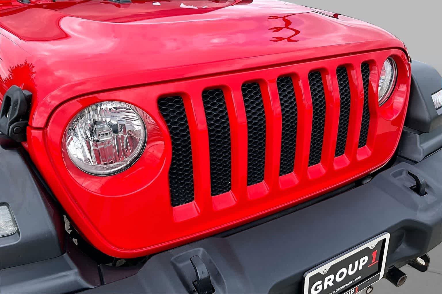 Used 2018 Firecracker Red Clearcoat Jeep Sport S image 28