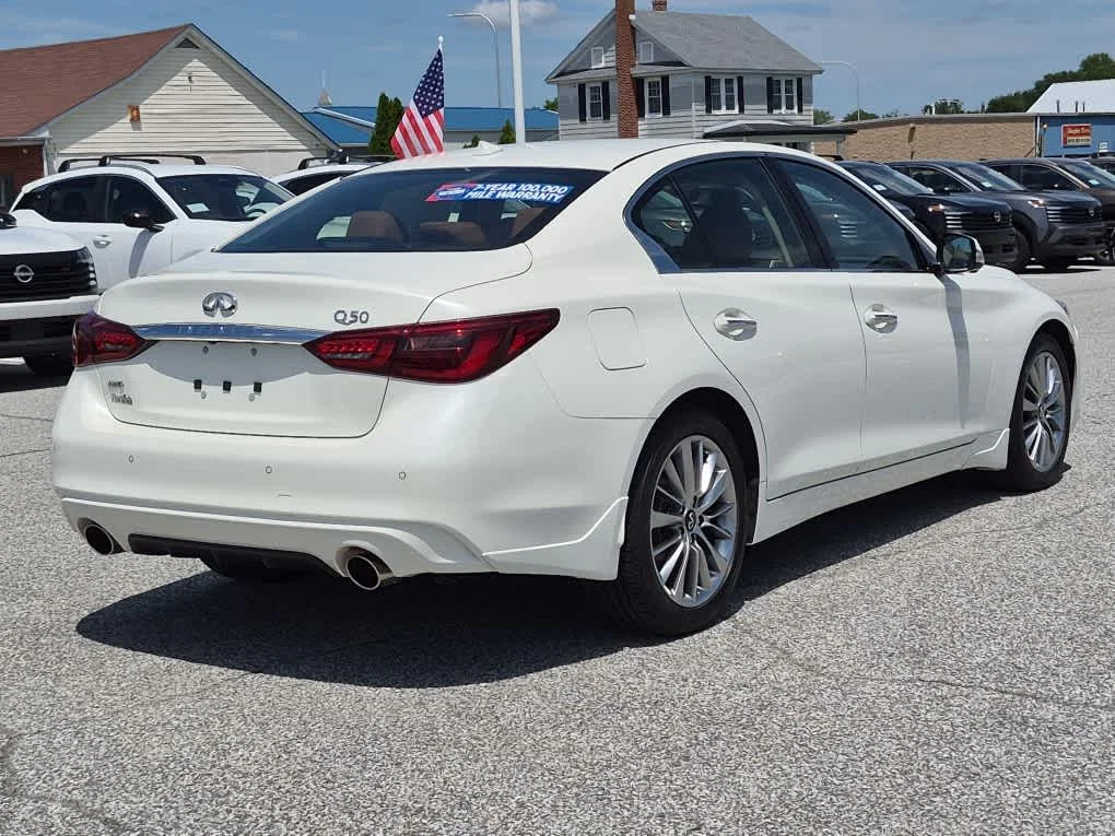 Certified Used 2023 Majestic White INFINITI LUXE image 3