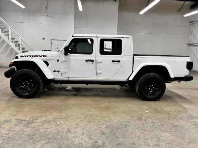 Used 2023 White Jeep Mojave image 4