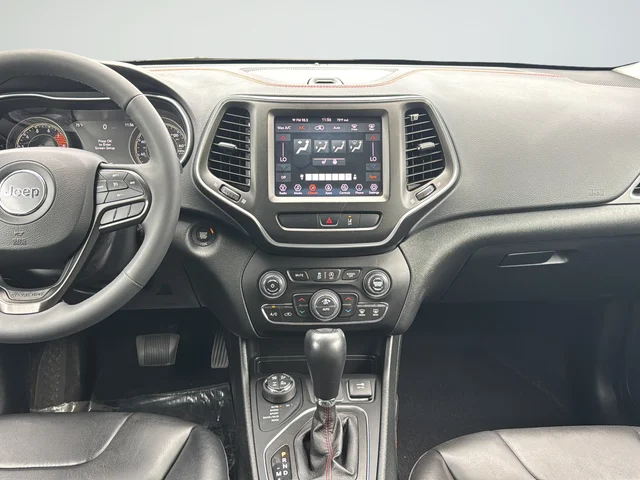 Used 2022 White Jeep Trailhawk image 20